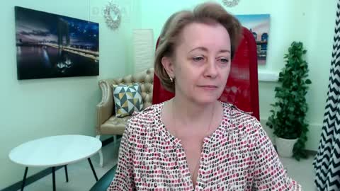 Snapshot of mona_w chatting on 03/27/26, 11:32 Mona online show from 03/27/26, 11:32