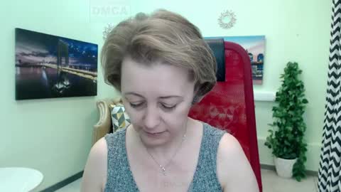 Snapshot of mona_w chatting on 04/04/26, 11:40 Mona online show from 04/04/26, 11:40