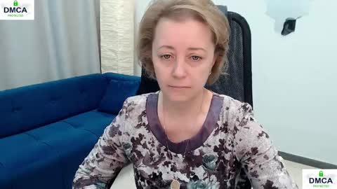 Snapshot of mona_w chatting on 05/14/26, 10:44 Mona online show from 05/14/26, 10:44