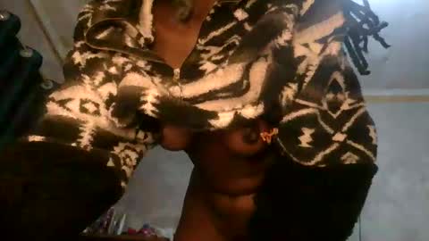 Snapshot of monah_ebony chatting on 10/27/25, 11:36 mona online show from 10/27/25, 11:36