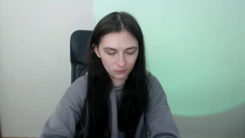 Snapshot of monakali chatting on 11/27/25, 08:49 monakali online show from 11/27/25, 08:49