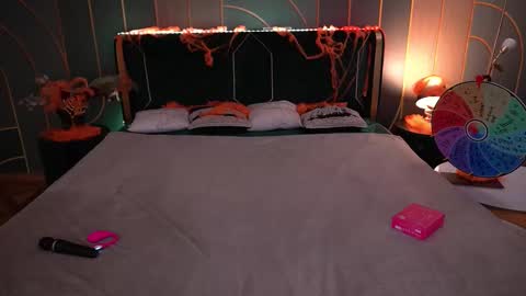 Taina online show from 10/20/25, 05:41