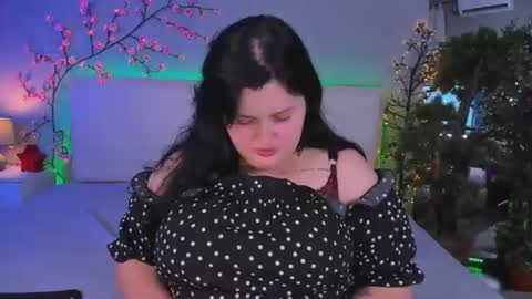 Monica online show from 06/09/26, 12:17