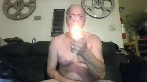 mondaymonday online show from 01/01/25, 03:24