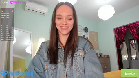 Snapshot of moni_carroll chatting on 02/08/25, 04:04 Monia Help me get 20000 subscribers online show from 02/08/25, 04:04