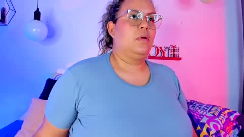 aleja      independent model       online show from 01/17/25, 12:42