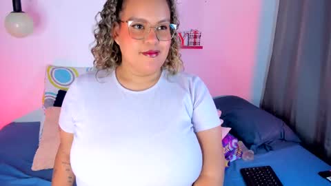 aleja      independent model       online show from 02/16/25, 01:36