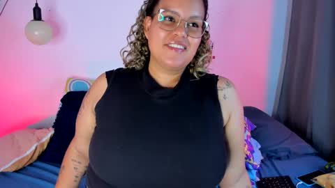 aleja      independent model       online show from 02/17/25, 09:41