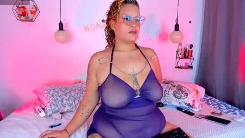 aleja      independent model       online show from 04/28/26, 04:45