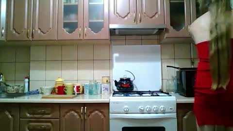 Snapshot of monica_tamayo chatting on 10/09/25, 09:02 Monica online show from 10/09/25, 09:02