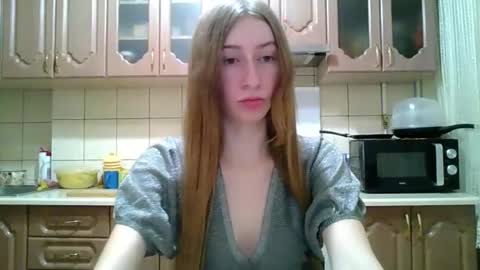 Snapshot of monica_tamayo chatting on 02/18/26, 10:28 Monica online show from 02/18/26, 10:28