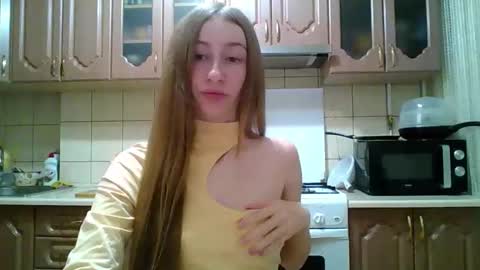 Snapshot of monica_tamayo chatting on 03/20/26, 08:57 Monica online show from 03/20/26, 08:57