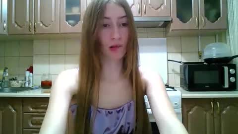 Snapshot of monica_tamayo chatting on 03/26/26, 09:53 Monica online show from 03/26/26, 09:53