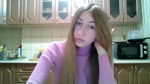 Snapshot of monica_tamayo chatting on 04/07/26, 08:09 Monica online show from 04/07/26, 08:09