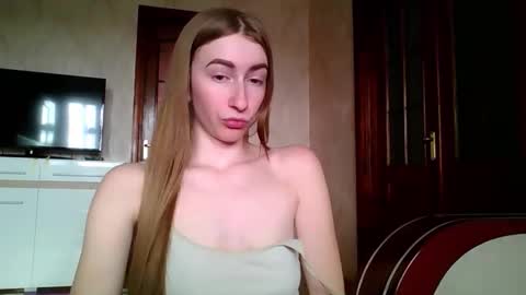 Snapshot of monica_tamayo chatting on 05/28/26, 12:13 Monica online show from 05/28/26, 12:13