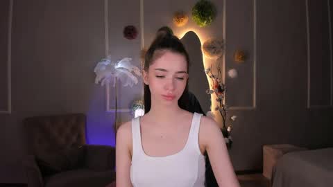 Hi  Im Monica  online show from 06/05/26, 02:23