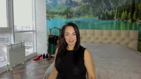 monica_weisss online show from 01/03/25, 11:57