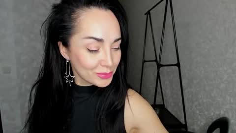 monica_weisss online show from 03/04/25, 08:49