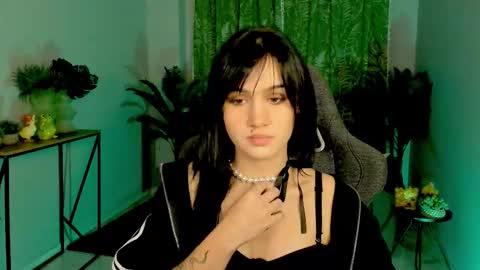 Snapshot of monicafarmer chatting on 10/23/25, 08:51 monica online show from 10/23/25, 08:51