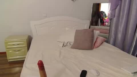 monicaluxxx online show from 12/08/24, 04:28