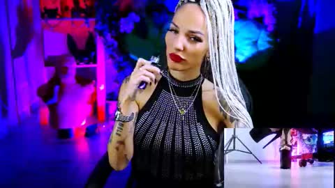 Snapshot of monicamaxwel chatting on 11/13/25, 10:58 Monika online show from 11/13/25, 10:58