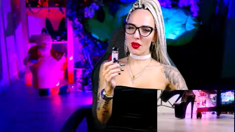 Snapshot of monicamaxwel chatting on 11/15/25, 10:45 Monika online show from 11/15/25, 10:45