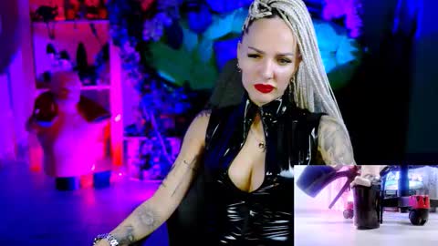 Snapshot of monicamaxwel chatting on 11/23/25, 10:37 Monika online show from 11/23/25, 10:37