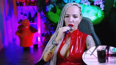 Snapshot of monicamaxwel chatting on 11/28/25, 10:51 Monika online show from 11/28/25, 10:51