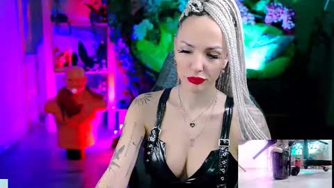 Snapshot of monicamaxwel chatting on 12/14/25, 10:42 Monika online show from 12/14/25, 10:42