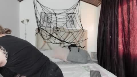 Mony online show from 10/15/25, 11:54