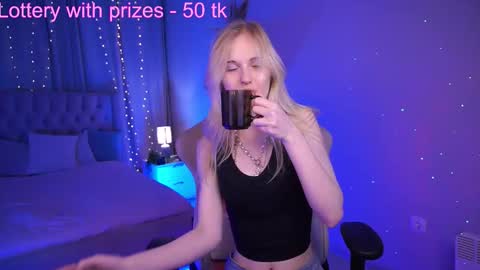 Snapshot of monicavelen chatting on 09/25/25, 06:06  Monica  online show from 09/25/25, 06:06