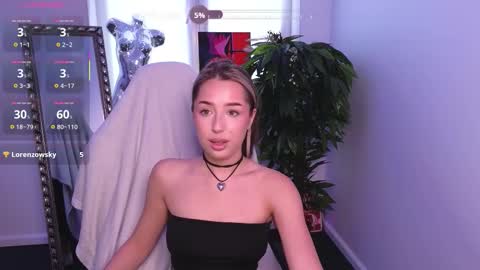 Monica online show from 10/08/25, 01:42