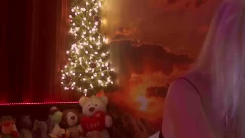 Monika    online show from 12/22/24, 03:22