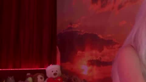 Monika    online show from 01/12/25, 05:56