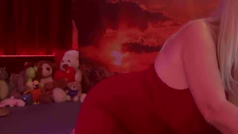 Monika    online show from 01/16/25, 05:21