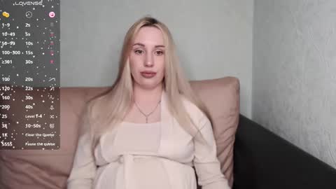 Monika online show from 11/03/25, 12:17