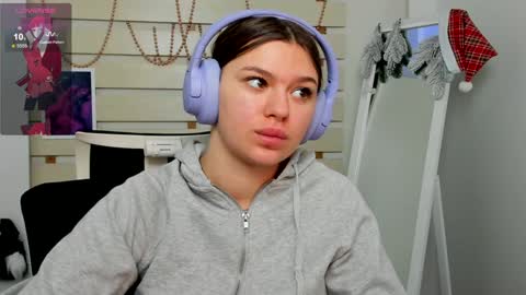 Monika online show from 01/12/25, 12:01