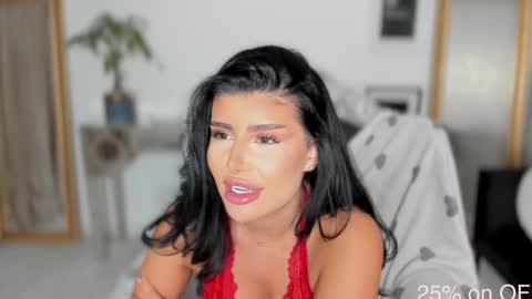 Snapshot of moniqueeass chatting on 09/18/25, 12:23 Alessia online show from 09/18/25, 12:23