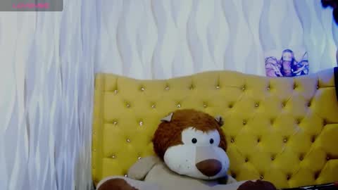 Snapshot of moniquehick chatting on 02/24/25, 04:04 Monica online show from 02/24/25, 04:04