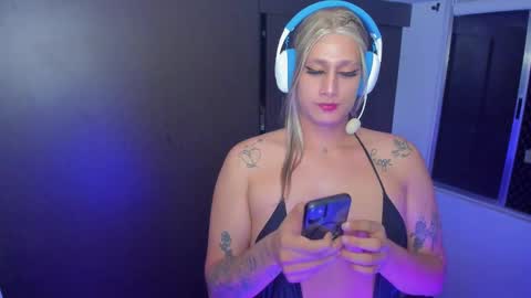 Snapshot of monojuan06 chatting on 01/11/25, 10:51 veronika ind online show from 01/11/25, 10:51