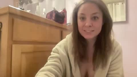 Snapshot of monroelovesyou chatting on 01/19/25, 04:33 Monroe online show from 01/19/25, 04:33