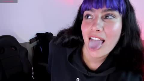 Lu online show from 10/04/25, 04:43