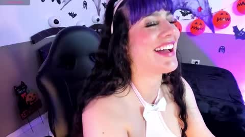 Lu online show from 10/29/25, 05:10