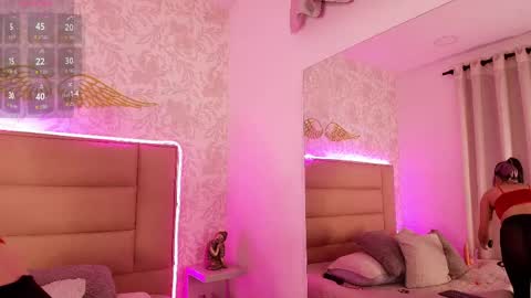 Snapshot of monserrat_towers chatting on 04/28/26, 01:16 Adriana online show from 04/28/26, 01:16