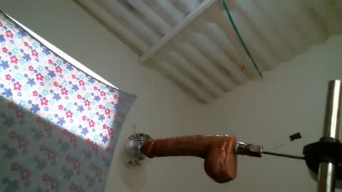 Snapshot of monserratsweet6 chatting on 12/16/25, 07:41 monserratsweet6 online show from 12/16/25, 07:41