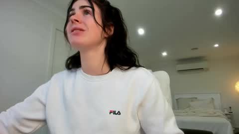 Snapshot of monslifex chatting on 09/28/25, 11:21 Mons life online show from 09/28/25, 11:21