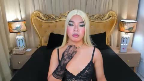 Snapshot of monstercock_olivia chatting on 05/28/26, 08:00 OliviaRoxy online show from 05/28/26, 08:00