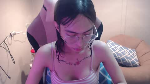 Snapshot of monstercockselfsuck chatting on 01/29/25, 11:30 ELYSE A SIMPLE GIRL online show from 01/29/25, 11:30