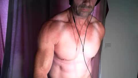 Snapshot of monsterdildos chatting on 11/15/25, 08:11 monsterdildos online show from 11/15/25, 08:11