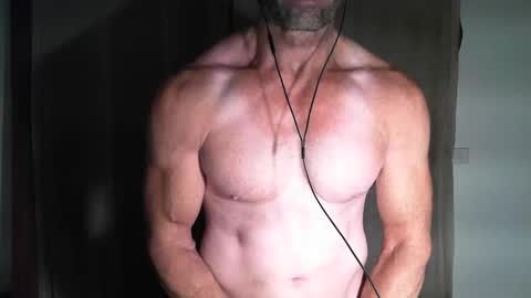 Snapshot of monsterdildos chatting on 12/05/25, 01:20 monsterdildos online show from 12/05/25, 01:20